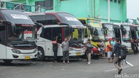 Untuk yang diluar Jawa, Terminal Bus Bekasi memberangkatkan  pemudik ke wilayah antara lain ke provinsi Sumatera Utara dan Riau dengan tujuan utama adalah Kota Medan dan Kota Pekanbaru.
