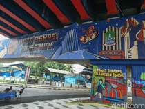 Mural Kota Bekasi Masa Kini Hiasi Kolong Tol Becakayu