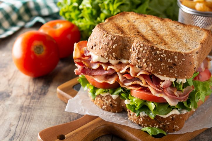 Ngeri! Pelanggan Ini Keracunan Sandwich hingga Tewas