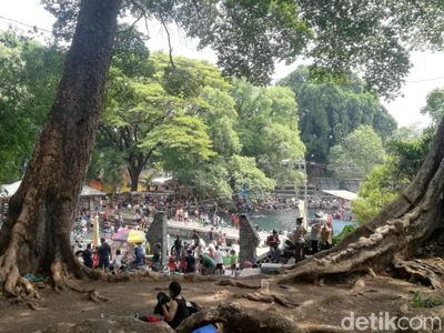 Libur Nataru Pemandian Alam Banyubiru Pasuruan Ramai Pengunjung