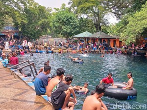Mandi Seru di Wisata Banyubiru Pasuruan Cuma Bayar Rp 5 Ribu