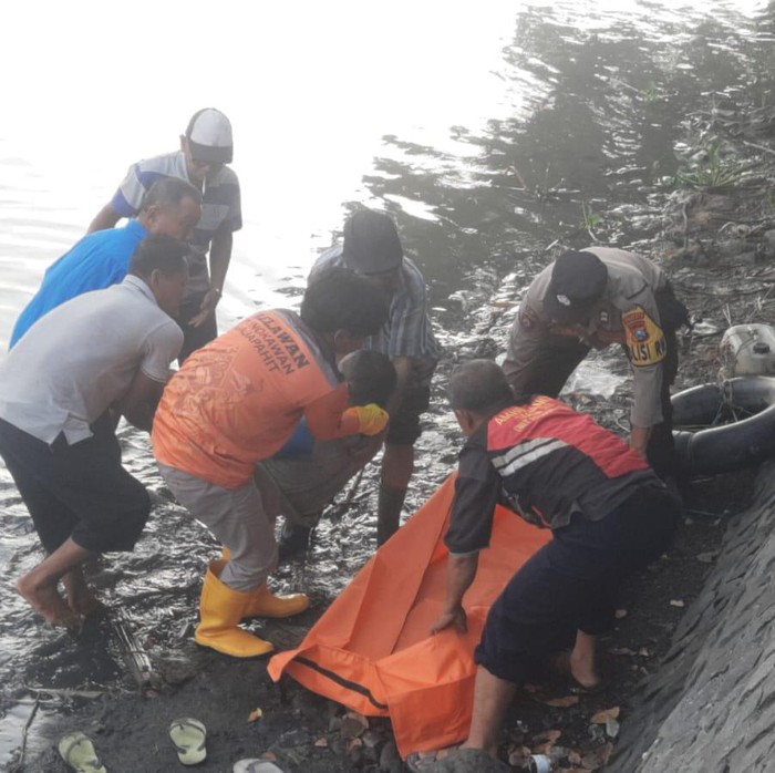 Pencari Ikan di Sidoarjo Ditemukan Tewas Kesetrum