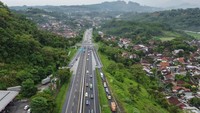 PT Jasa Marga Tbk (JSMR) bersama sejumlah Badan Usaha Jalan Tol (BJJT) memberlakukan potongan tarif sebesar 10 persen untuk Jalan Tol Trans Jawa.