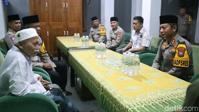 Pertemuan Kapolres Mojokerto Kota dengan pengasuh Ponpes Sabilul Muttaqin.