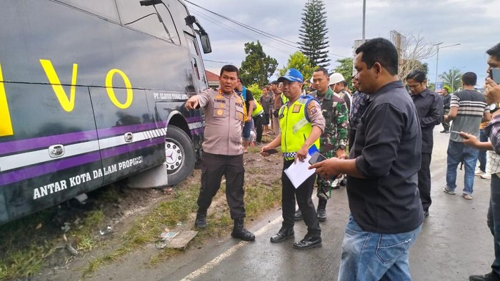 Pihak kepolisian saat olah TKP. (Foto: Dok. Polres Simalungun)