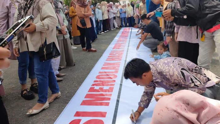 Ratusan peserta PPPK Kerinci-Sungai Penuh yang juga guru honorer tolak hasil PPPK 2023.
