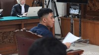 Atas perbuatannya ini, Mario Dandy pun divonis 12 tahun penjara, sama dengan tuntutan jaksa. Hakim menyatakan Mario terbukti melakukan penganiayaan berat terhadap David. Ari Saputra/detikocm
