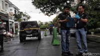 Penganiayaan Mario terhadap David ini terjadi pada Senin (20/2/2023) lalu di Kompleks Grand Permata, Ulujami, Pesanggrahan, Jakarta Selatan. Kala itu, Mario Dandy bersama kekasihnya, AG, dan temannya, Shane, menemui David dengan menaiki Jeep Rubicon bernopol B-120-DEN. Ketiganya mendatangi korban yang sedang berada di rumah R. Pradita Utama/detikcom