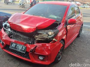 Tabrakan Beruntun di Perempatan Ketandan Bantul, 3 Kendaraan Rusak