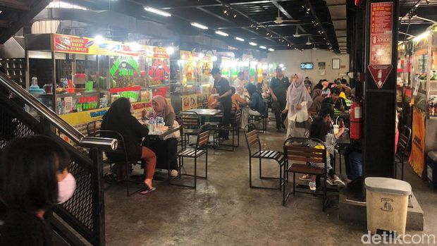 Suasana di area kuliner Teras Malioboro 1, Jogja, Selasa (26/12/2023).