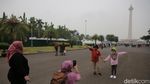 Suasana Libur Natal di Monas yang Kian Ramai