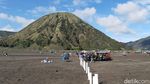 Ribuan Wisatawan Kunjungi Gunung Bromo saat Libur Nataru
