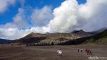 Ribuan Wisatawan Kunjungi Gunung Bromo saat Libur Nataru