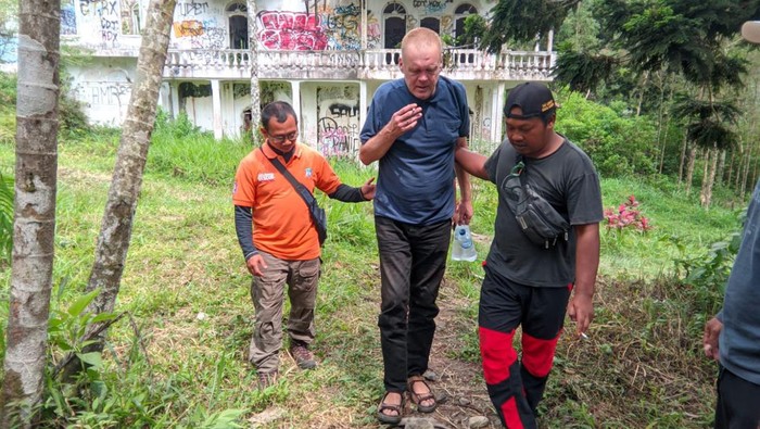 Warga negara Finlandia sempat dikabarkan hilang di kawasan wisata Kaliurang, Pakem, Sleman, Senin (25/12/2023) sore. Pria bernama Erik Aleksander ini akhirnya ditemukan pada Selasa (26/12/2023).