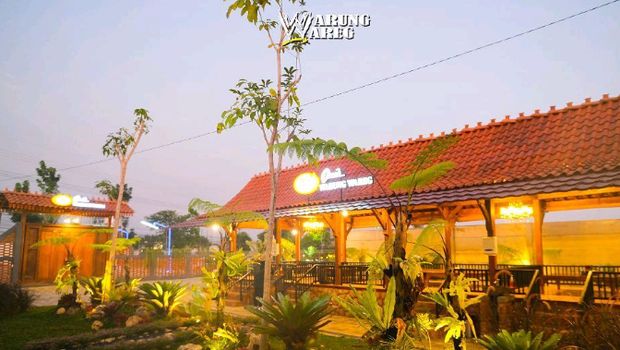 Wisata Warung Wareg
