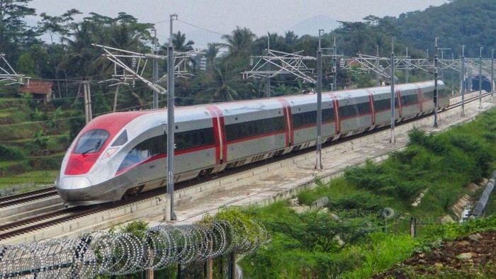 Pemerintah Mau Lanjutkan Kereta Cepat ke Surabaya, KCIC Operatornya?