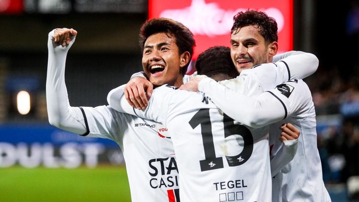 HEVERLEE, BELGIUM - DECEMBER 26: Suphanat Bank Mueanta of OH Leuven celebrates after scoring a goal to make it 3-0 during the Jupiler Pro League match between OH Leuven and KAS Eupen at the King Power at Den Dreef Stadion on December 26, 2023 in Heverlee, Belgium. (Photo by Plumb Images/Getty Images)