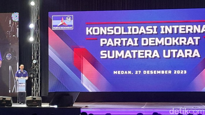 AHY saat sambutan di acara Konsolidasi Internal DPD Partai Demokrat Sumut di Medan
