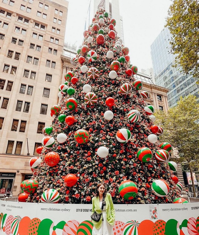Menetap di Australia, Acha Sinaga merayakan kehangatan Natal bersama keluarga. Foto: Instagram