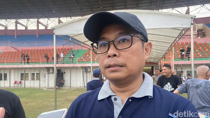 Asprov PSSI DIY Ketua Asprov PSSI DIY, Dessy Arfianto, usai melihat langgar final Liga 3 DIY di Stadion Sultan Agung, Bantul.
