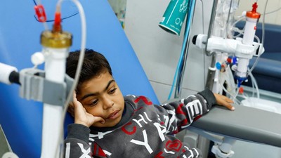 Ayahnya Ditahan Israel, Bocah Pasien Ginjal di Gaza Kini Sebatang Kara