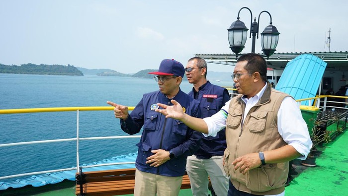 BPH Migas melakukan kunjungan lapangan ke Pelabuhan Merak dan Bakauheni yang dikelola oleh PT ASDP Indonesia Ferry untuk memastikan keandalan pasokan dan distribusi BBM sepanjang Hari Natal 2023 dan Tahun Baru 2024 (26/12).