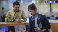 Selama libur Natal 2023 dan Tahun Baru 2024, sebagian outlet Bank BTN tetap beroperasi untuk melayani transaksi seperti setoran dan penarikan, setoran angusran KPR, pembukaan rekening, penerbitan atau pergantian kartu ATM, dan optimalisasi kerdit. 