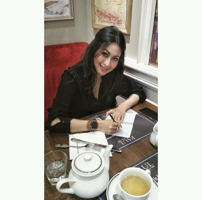 Cantik dan Awet Muda, Diana Pungky Doyan Makan Kebab hingga Pizza Cantik dan Awet Muda, Diana Pungky Doyan Makan Kebab hingga Pizza