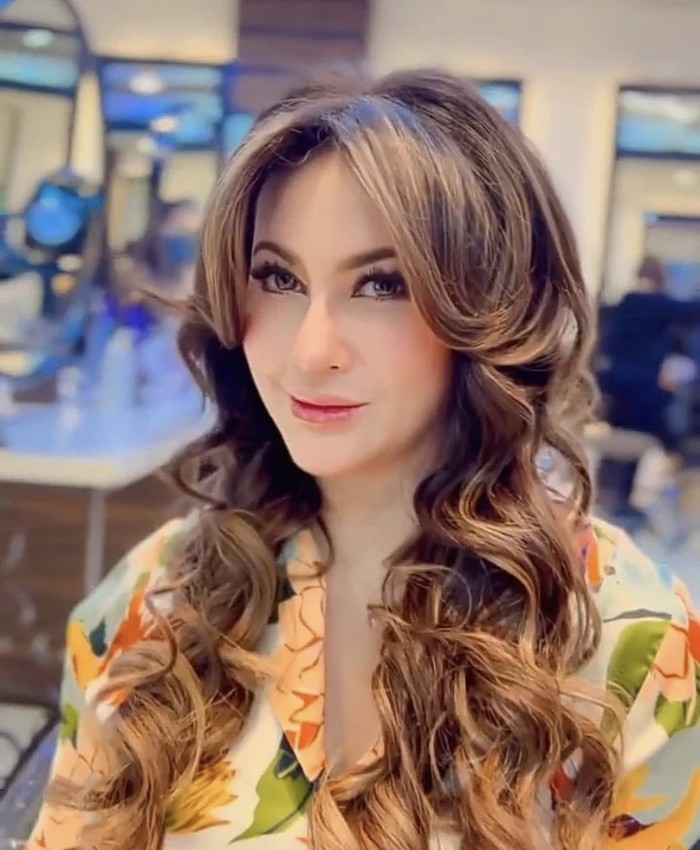 Cantik dan Awet Muda, Diana Pungky Doyan Makan Kebab hingga Pizza Cantik dan Awet Muda, Diana Pungky Doyan Makan Kebab hingga Pizza