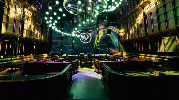 Crane Lounge hadirkan DJ Katty Butterfly untuk ramaikan malam pergantian tahun.