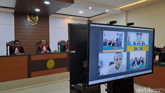 Daim, pembunuh kabiro media online di Jombang jalani sidang perdana