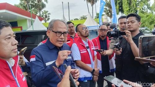 Dirjen Minyak dan Gas Bumi Kementerian ESDM, Tutuka Ariadji, saat berkunjung ke Kupang, NTT, Rabu (27/12/2023).