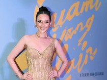 Potret Memukau Elvira Devinamira di Premiere Suami yang Lain