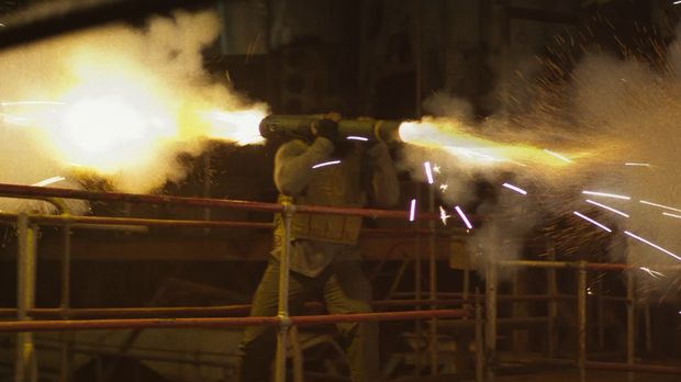 Film 13 Bom di Jakarta gunakan teknik practical effect yang intens.