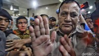Diketahui Firli diperiksa kedua kalinya sebagai tersangka. Firli hadir dalam pemeriksaan pukul 09.30 WIB pagi tadi. 