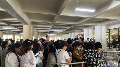 Gereja Bethany Surabaya Mulai Dipadati Jemaat Natal Nasional