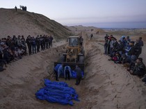 Israel Kembalikan Jenazah 80 Warga Gaza, Langsung Dikubur Massal