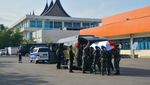 Jenazah Kopda Hendrianto Korban KKB Tiba di Padang