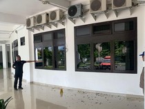 Kantor DPRD Mimika Dirusak-Nyaris Dibakar 5 OTK, Polisi Buru Pelaku