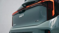 Picanto mendapat sepasang lampu belakang LED baru yang sekarang terhubung di bawah kaca belakang.Foto: Kia