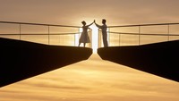Sesuai dengan namanya, jembatan baru ini diperuntukkan pasangan dapat berbagi momen romantis sambil menikmati matahari terbenam di Vietnam.