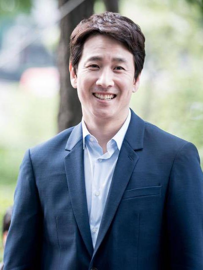 Lee Sun Kyun di drama Korea My Mister Lee Sun Kyun di drama Korea My Mister