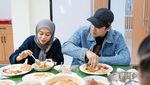 Potret Manis Lesti Kejora Kulineran Bareng Rizky Billar dan Sahabat
