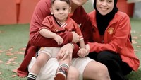 Lesti Kejora dan Rizky Billar kerap tampil mesra di beberapa kesempatan. Mereka baru-baru ini dikabarkan telah mengganti nama anak mereka menjadi Muhammad Levian Al-Fatih Billar. Foto: Instagram