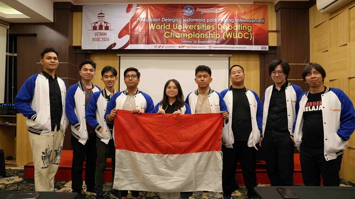Mahasiswa delegasi Indonesia di WUDC 2023
