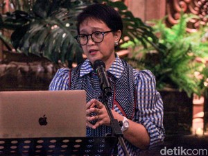 Menlu Bicara Keberhasilan Diplomasi dan Keuntungan Untuk RI