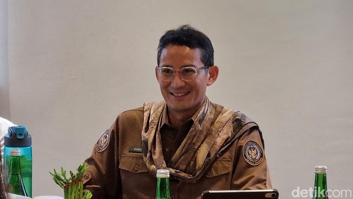Menteri Pariwisata dan Ekonomi Kreatif (Menparekraf) Sandiaga Salahuddin Uno di Novotel Samator Surabaya.