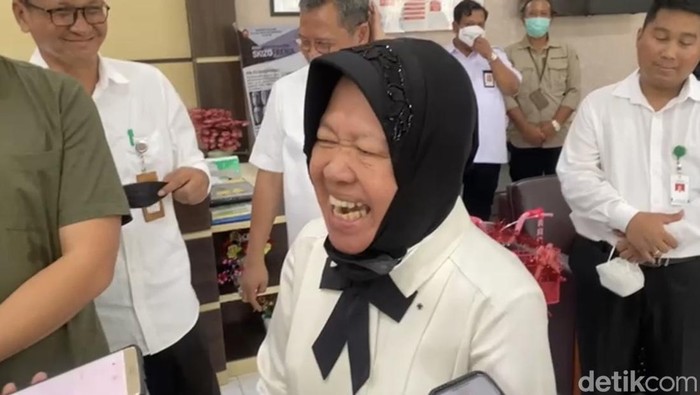 Menteri Sosial Tri Rismaharini saat di Sukabumi.