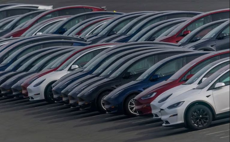Mobil listrik Tesla.