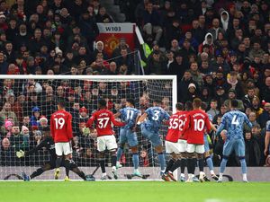Prediksi Aston Villa Vs MU: Setan Merah Bikin Gol Lagi, tapi...